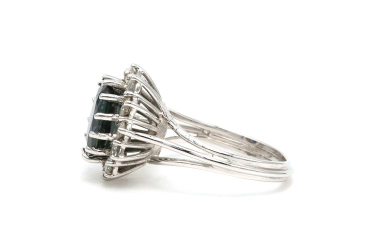 Bague 53 Bague Années 70 en or blanc 18 carats sertie d'un saphir et de diamants 58 Facettes 21734