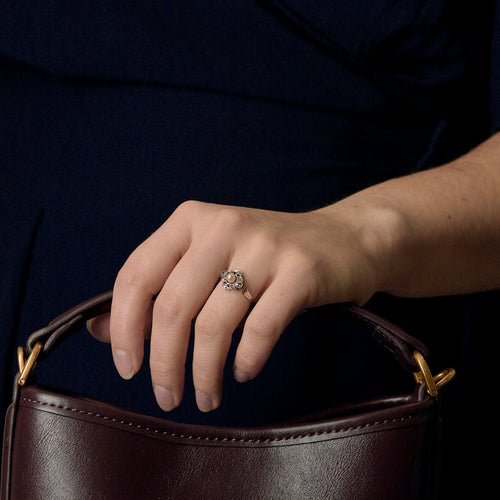 Bague 50,5 Bague de jeune fille en or jaune et or blanc, diamants et perle de culture 58 Facettes SQU3784X5