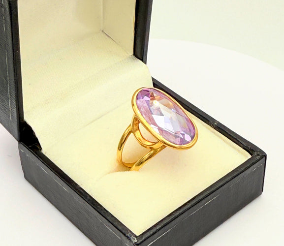 Bague 57 Bague vintage en or jaune 18 sertie d'une belle améthyste ovale 58 Facettes