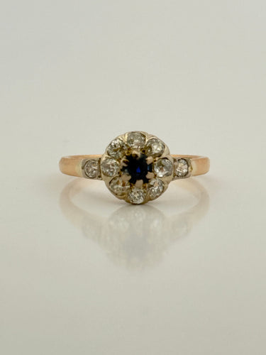 Bague 57 Bague marguerite ancienne en or , diamants et saphir 58 Facettes