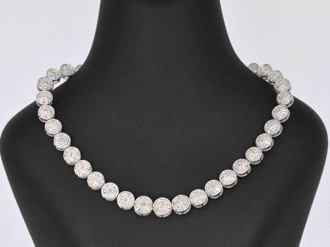 Collier Collier en or blanc serti de diamants de 15 carats 58 Facettes 2187