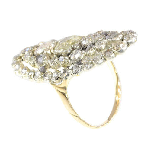 Bague 58 L'artisanat victorien : une touche d'allure royale 58 Facettes 23073-0137