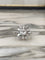 Bague 53 Bague fleur en or blanc et diamants 2.80 Ct 58 Facettes
