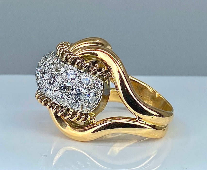 Importante anello in oro giallo con 33 diamanti, circa 1960