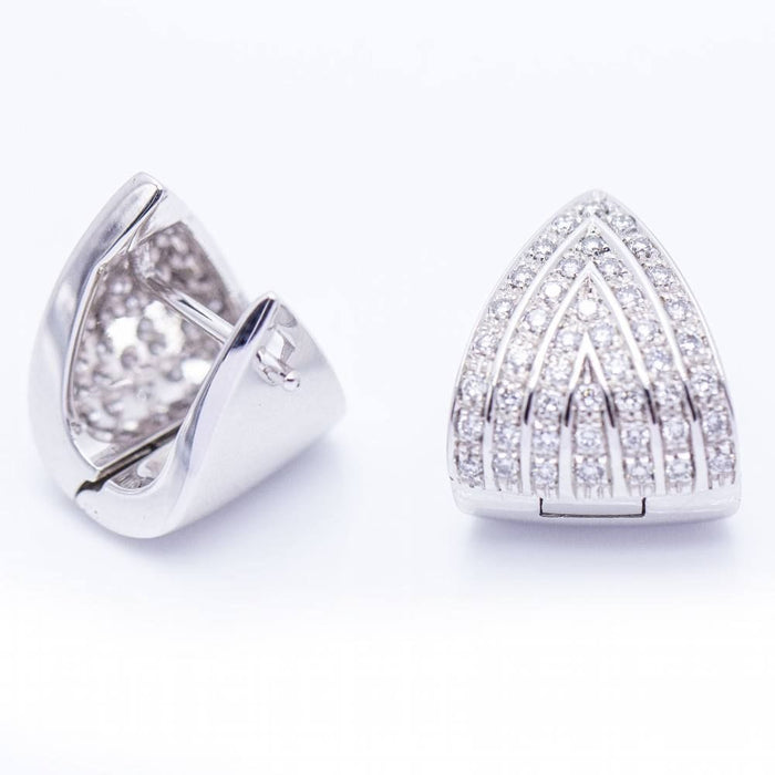 Boucles d'oreilles Boucles d'oreilles triangle en or avec diamants 58 Facettes N102939EJ