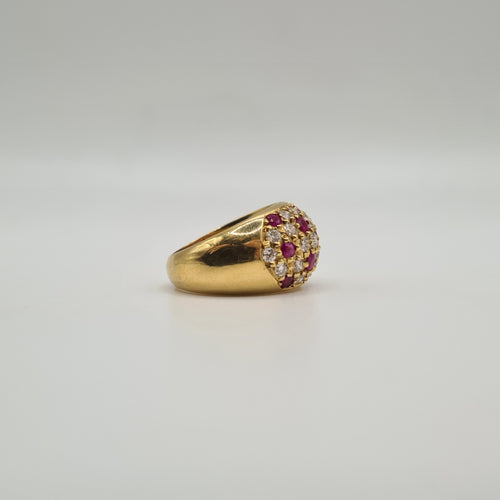 Bague 52 Bague bombée or jaune sertie de rubis et diamants 58 Facettes