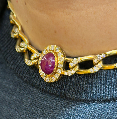 Collier ras du cou Cartier en or 18 carats et diamants , rubis cabochon 58 Facettes