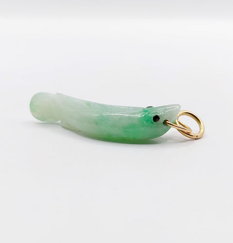 Pendentif Pendentif vintage or jaune 18k poisson gravé en jade 58 Facettes A06169