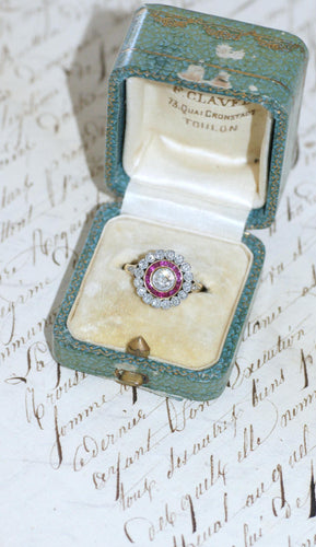 Bague 53 Bague Cible Belle Epoque Diamants et Rubis Calibrés 58 Facettes