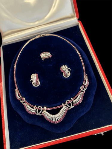 Boucles d'oreilles Ensemble diamant et rubis vers 1970 58 Facettes