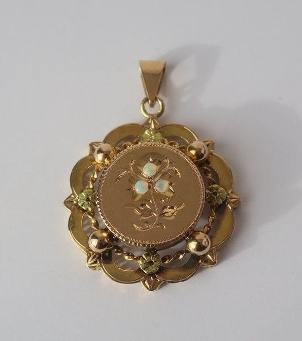 Pendentif Grand pendentif Napoléon III opales or rose 58 Facettes