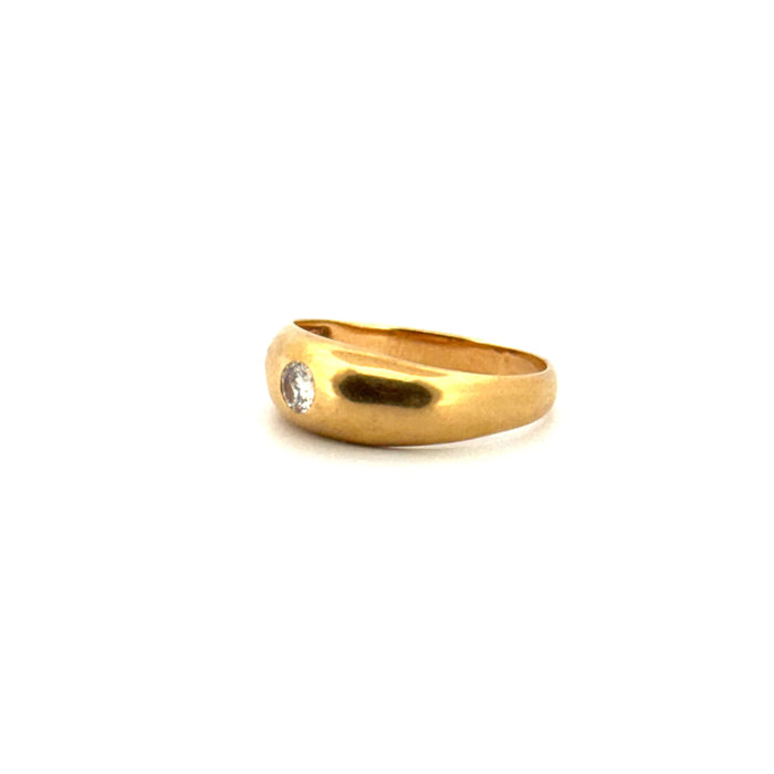Solitaire yellow gold and diamond bangle