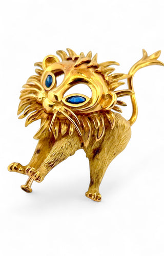 Broche Broche Lion en or jaune 18 carats et saphirs 58 Facettes
