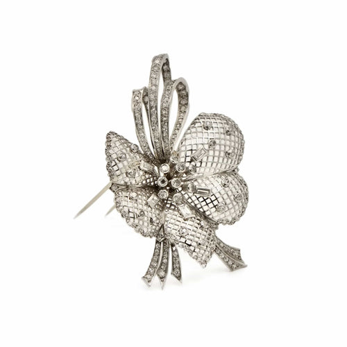Broche Broche or blanc fleur dentelée 58 Facettes REF24101CF-264