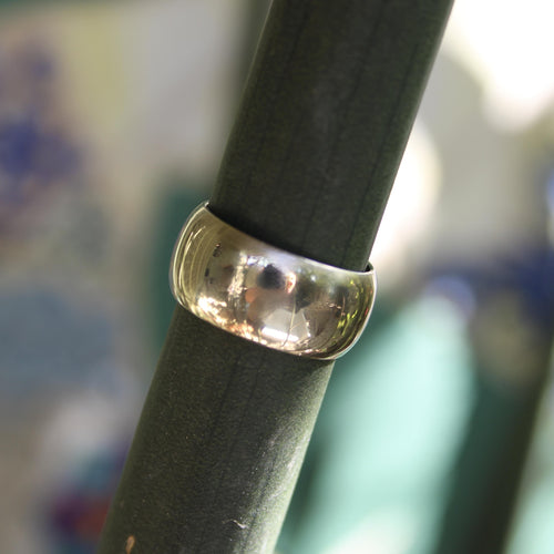 Bague 53 Bague vintage convexe à large bande en or jaune 58 Facettes A2003T