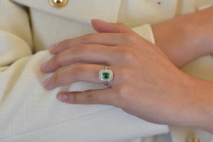 Bague 54 Bague émeraude diamants en platine 58 Facettes 25021 25161