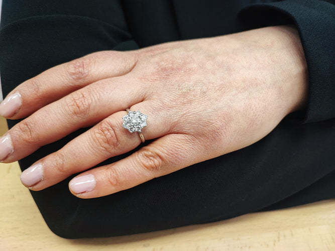 18 ayar beyaz altın ve pırlanta Papatya yüzük 