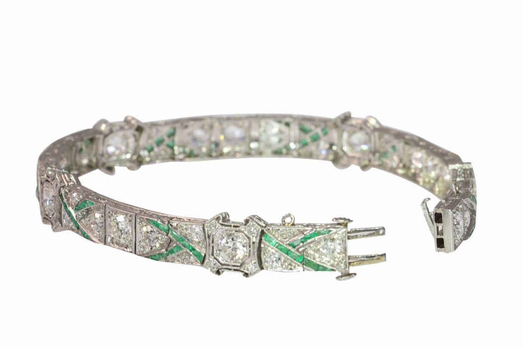 Bracelet Bracelet en platine des années 1920 avec diamants et émeraudes 58 Facettes 24183-0148