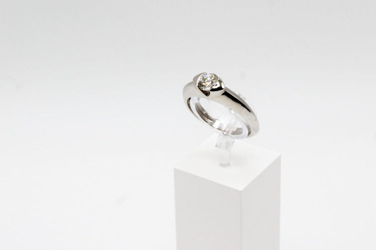 Bague 54 Solitaire or blanc et diamant 58 Facettes 240216