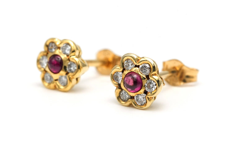 Boucles d'oreilles Boucles d'oreilles années 70 or jaune, serties de rubis et de diamants 58 Facettes 22367