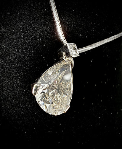 Pendentif Pendentif diamant poire de 5 carats (SI-I/J) 58 Facettes