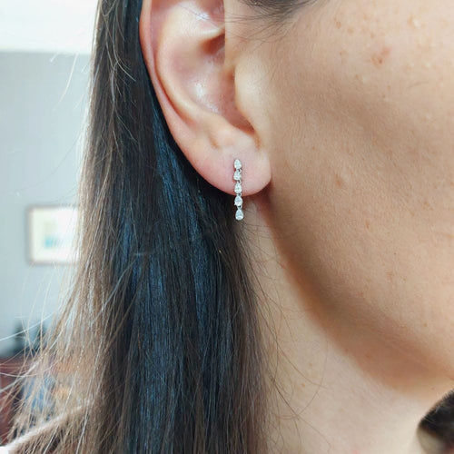 Boucles d'oreilles Boucles d'oreilles "Essentia" - diamants poires et or blanc 58 Facettes 215