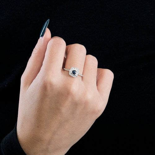 单钻戒 伦敦蓝色托帕石和钻石