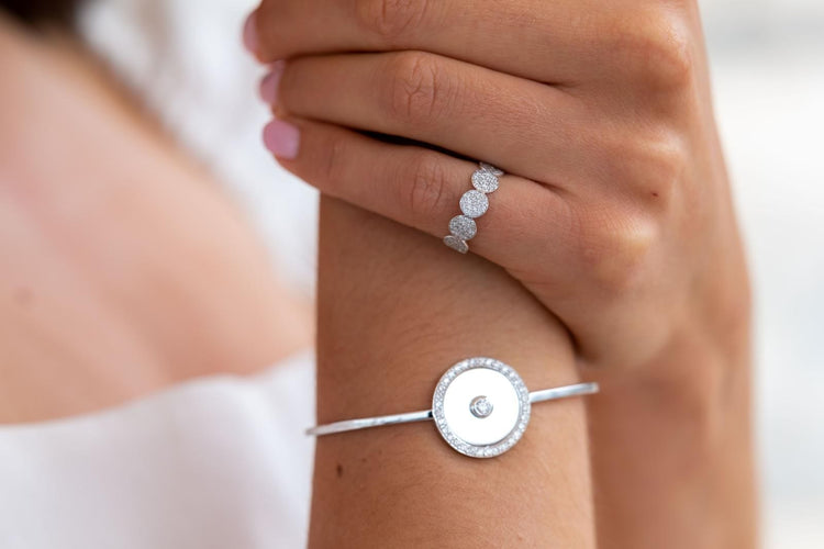 Bague 51 Ginette NY Bague Alliance Mini Ever Eternity Band Or blanc Diamant 58 Facettes 2572401CN