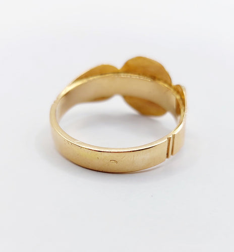 Bague 58.5 Bague chevalière antique or ornée d'un agneau épaulé de fleurs de lys 58 Facettes A05264