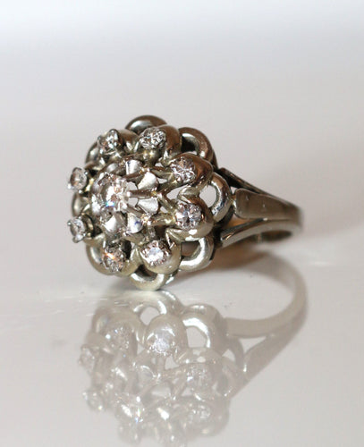 Bague 54 Bague marguerite platine et diamants 58 Facettes 567