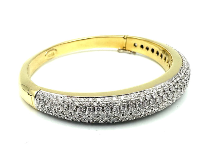 Bracelet BUCHERER. Bracelet jonc or 18K et diamants 5ct 58 Facettes