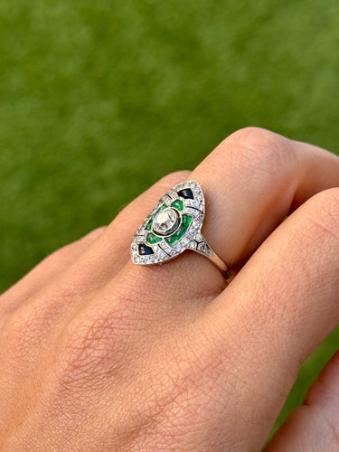 Bague 54 Bague de style Art déco en platine ornée de diamants, d'émeraudes et d'onyx 58 Facettes
