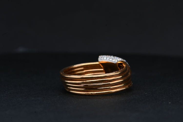 Bague 52 Bague en or rose ornée de diamants 58 Facettes