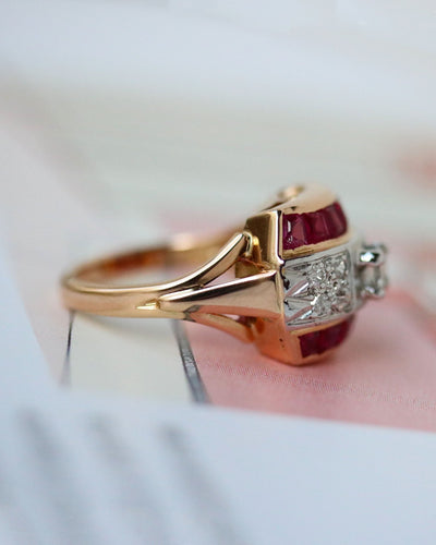 Bague 47 Bague Dôme Or Rose Diamants et Calibrés de Rubis Verneuil 58 Facettes A11310