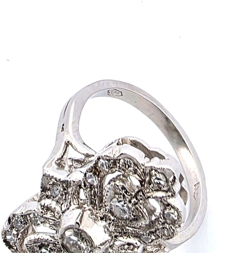 Bague 47 Bague en platine avec diamants 58 Facettes