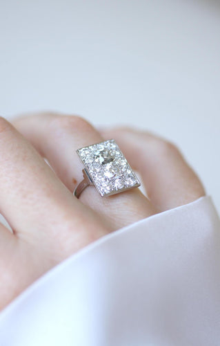 Bague 50.25 Bague Rectangulaire Art Déco en Platine et Diamants 58 Facettes