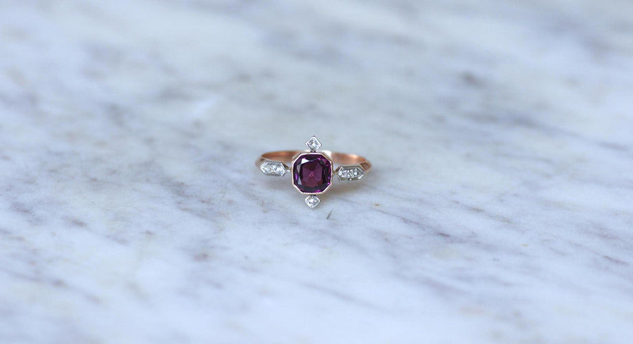 Bague 58 Bague Ancienne Grenat et Diamants sur Or Rose 58 Facettes