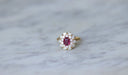 Bague Bague marguerite rubis entourage diamants 58 Facettes