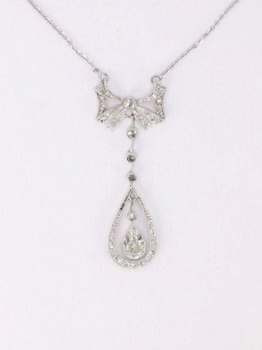 Collier Collier noeud Belle Epoque or blanc diamant poire taille ancienne 58 Facettes J542