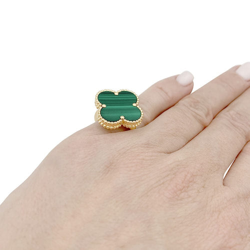Bague 49 Bague Van Cleef & Arpels "Magic Alhambra" en or jaune, malachite. 58 Facettes 33693