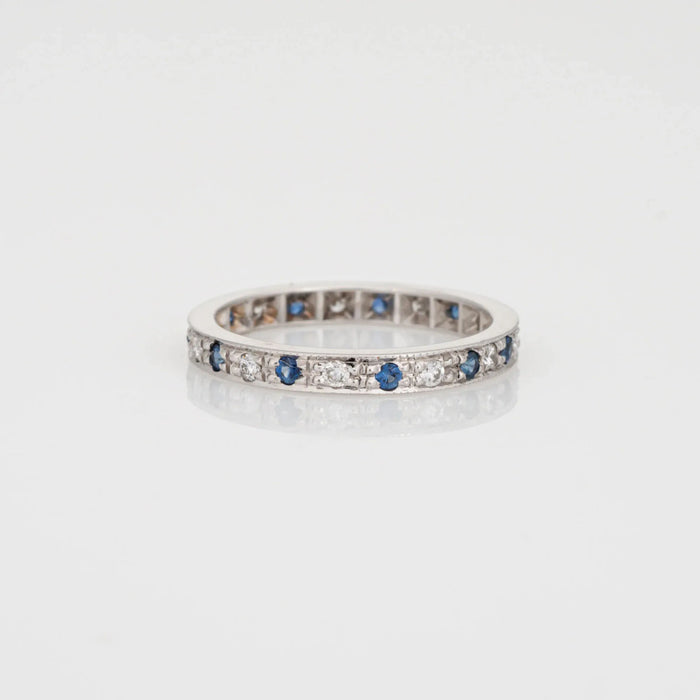 Eternity-Ring aus Weißgold mit Saphir und Diamant