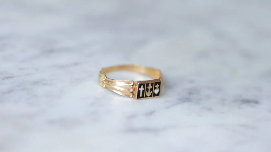 Bague 63 Bague Capelet régionale or et émail 58 Facettes