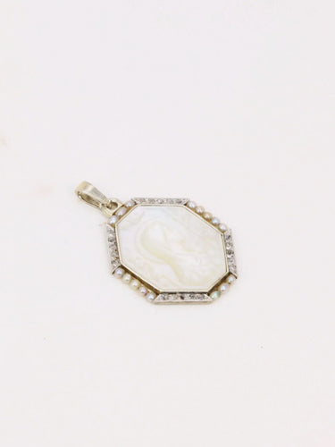 Pendentif Pendentif Art Deco or blanc nacre diamants perles fines 58 Facettes J227