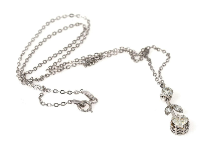 Pendentif Pendentif ancien Art Nouveau en platine avec diamants, début XXe siècle 58 Facettes 10079