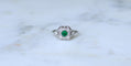 Bague 59 Bague Art Déco Emeraude et Diamants sur Platine 58 Facettes