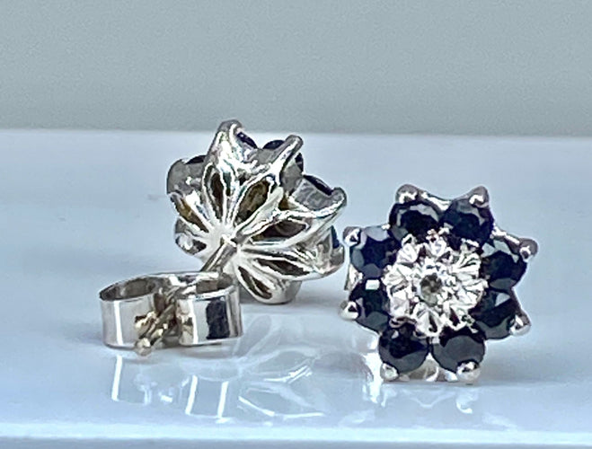 Boucles d'oreilles Boucles d’oreilles or blanc saphirs et diamants 58 Facettes AB363