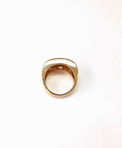 Gulguld, safir og diamantring