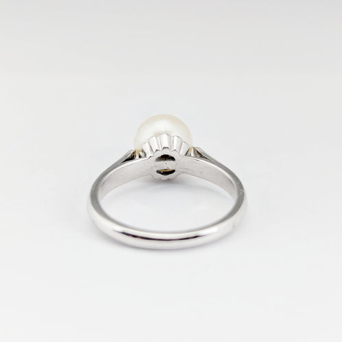 Bague 51 Bague en or blanc, perle de culture et diamants 58 Facettes 32599