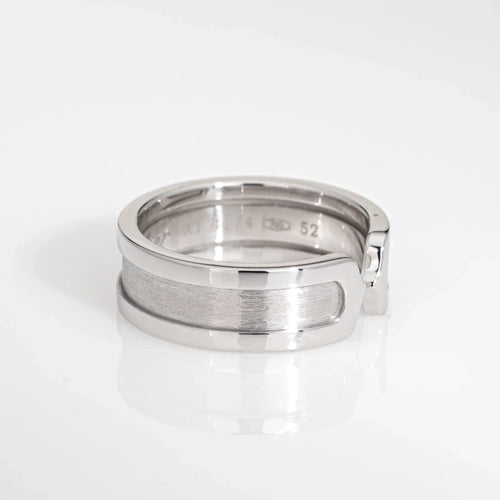 CARTIER - Pierścionek z białego złota z logo Double C