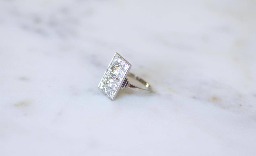 Bague 50.25 Bague Rectangulaire Art Déco en Platine et Diamants 58 Facettes